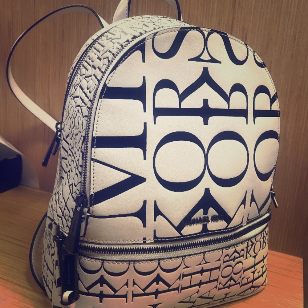 Brand new Michael Kors Rhea ZIP medium backpack